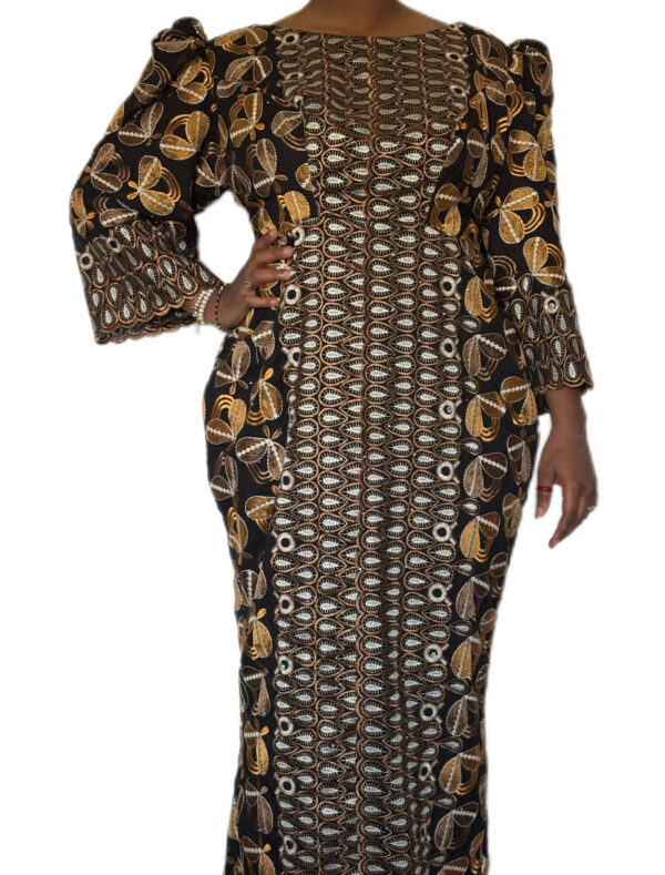 Robe Brodé, taille L, neuf-jamais porté, réserve disponible