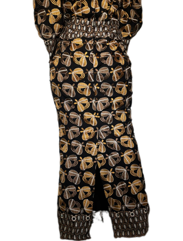 Robe Brodé, taille L, neuf-jamais porté, réserve disponible – Image 2
