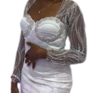 Robe Brodé/tissu, taille S, Très bon état, foulard