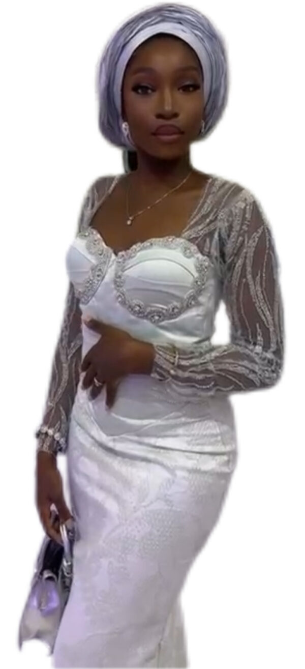 Robe Brodé/tissu, taille S, Très bon état, foulard