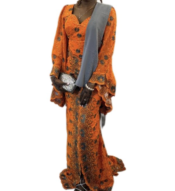 Robe brodé, Swarovski, taille S, Très bon état