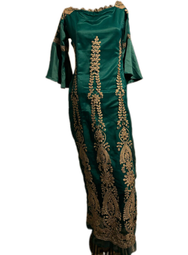 Robe Brodé, taille S/M, Très bon état