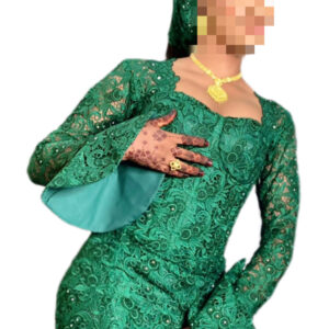 Robe brodé vert, taille S, Très bon état, foulard