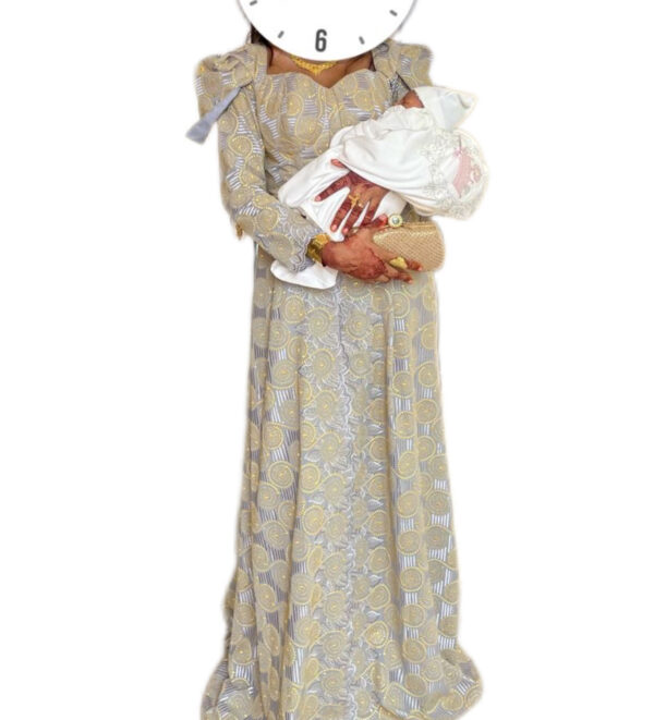 Robe Brodé Autriche, Taille S, Très bon État, foulard