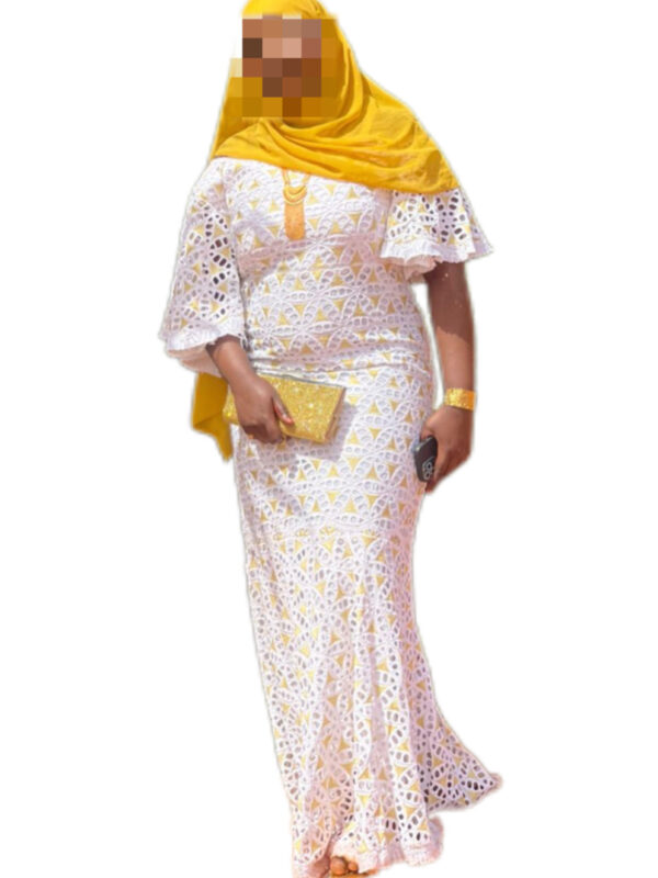 Robe brodé blanc, taille XL, Très bon état