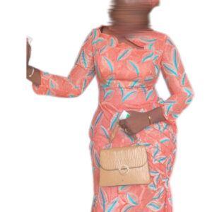 Robe brodé, Taille XXL, Très bon état, Foulard