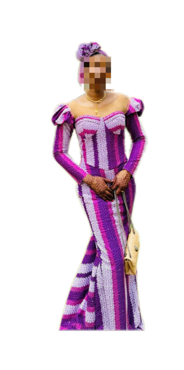 Robe Brodé, Taille M, Très bon état, Foulard