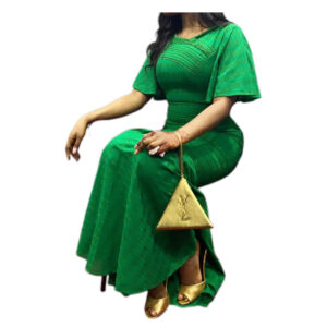 Robe brodé Autriche, taille M/L, Très bon état