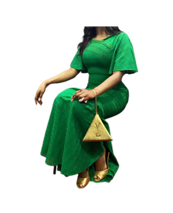 Robe brodé Autriche, taille M/L, Très bon état