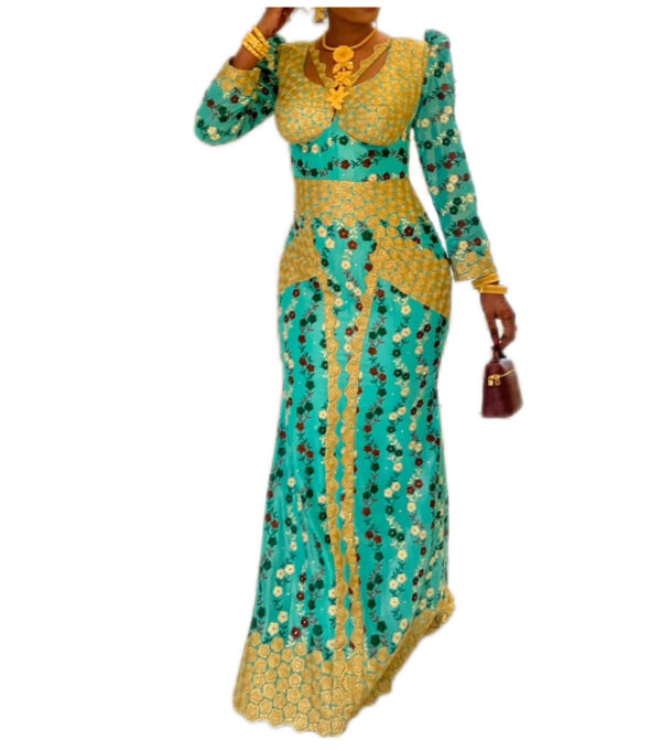 Robe Brodé Autriche, taille M/L, Très bon état