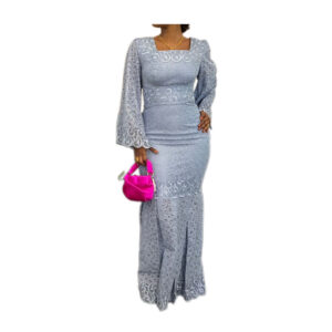 Robe Brodé Autriche, Taille M/L, Très bon état