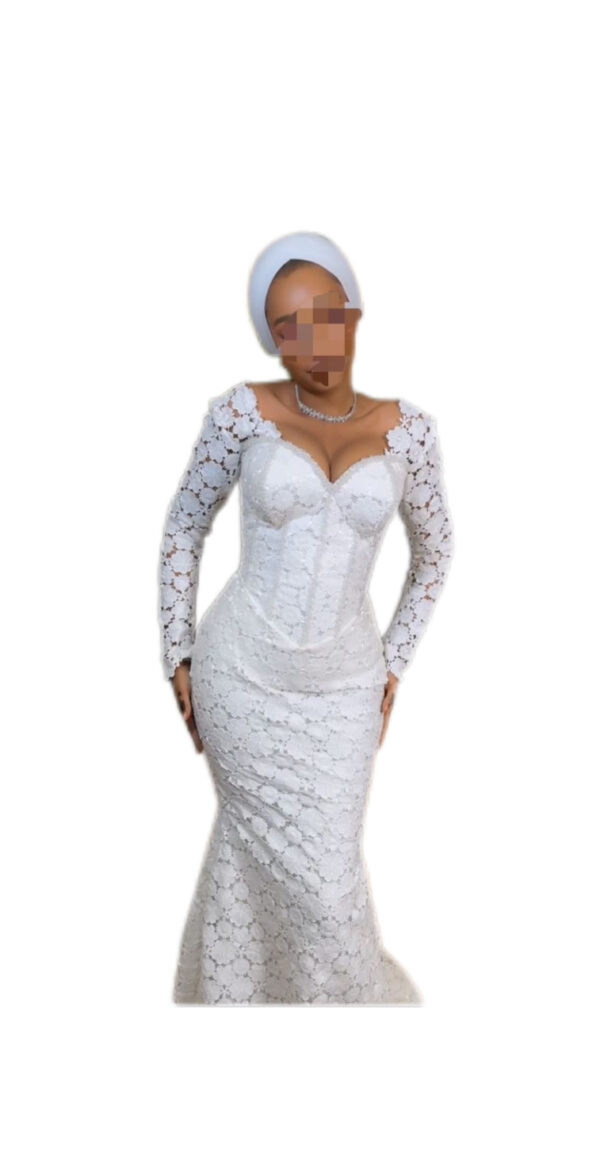Robe brodé Blanc, Taille M/L, Très bon état, foulard/voile