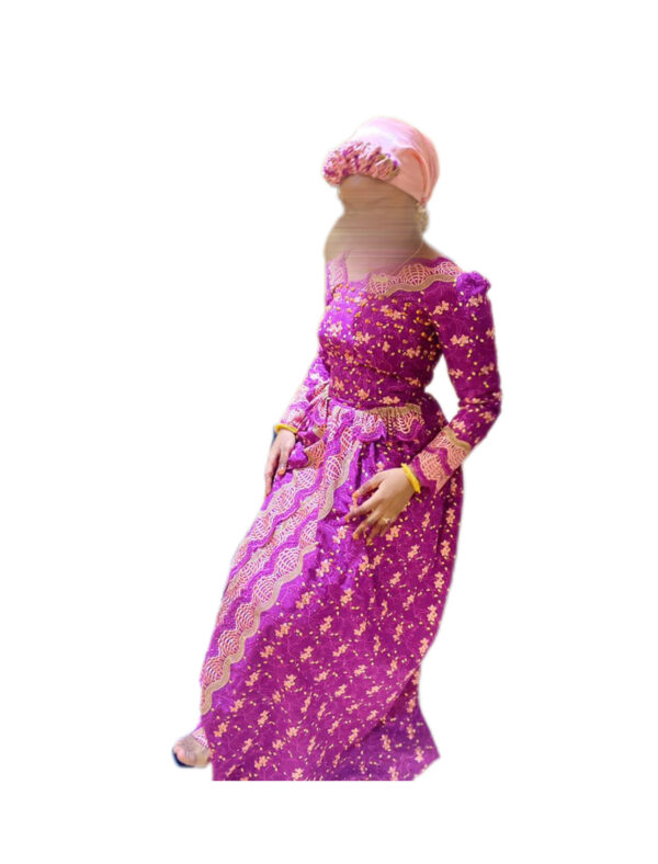 Robe brodé, Taille M, bon état, foulard