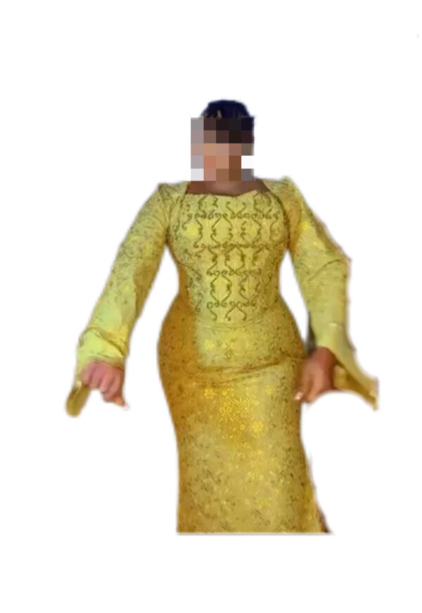 Robe Brodé Autriche, Taille L, Très bon état