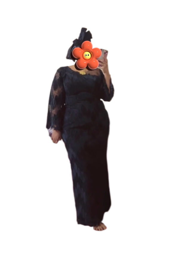 Robe brodé Guipur, taille XXK, Très bon état, foulard