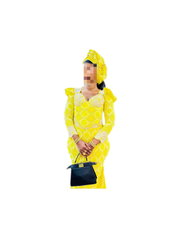 Robe Brodé, taille M, Quasi-neuf, foulard