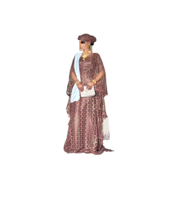 Robe brodé Autriche, taille M, Quasi-neuf, foulard