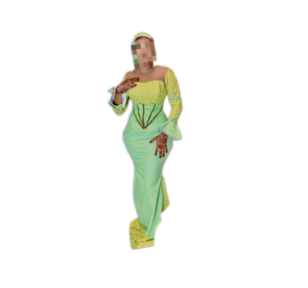 Robe Brodé SKG Majesté Couture , taille M, Quasi-neuf, foulard