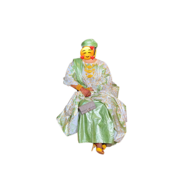 Grand boubou Bazin, 5 mètres, Quasi-neuf, foulard