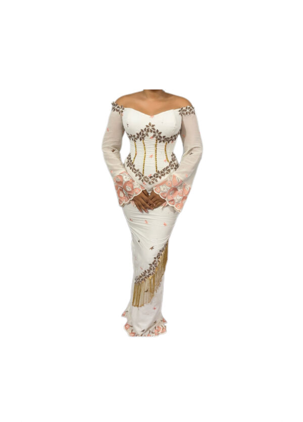 Robe brodé Autriche, taille M, Quasi-neuf, foulard