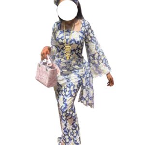 Robe brodé, taille M, Quasi-neuf, foulard