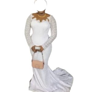 Brodé blanc Majeste Couture, taille L, Quasi-neuf, foulard