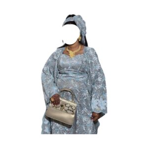 Robe brodé Autriche, taille M, Quasi-neuf, foulard