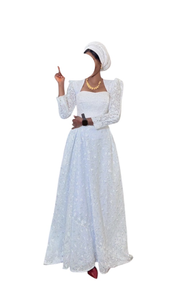 TS11012026, brodé blanc, taille S, foulard