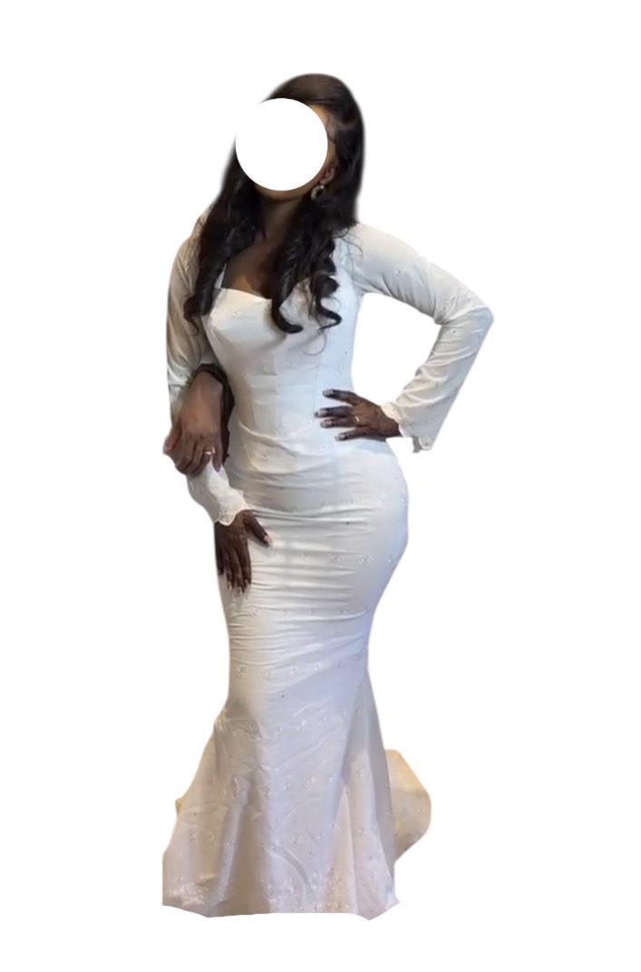 QC27012026, brodé Autriche blanc, taille M