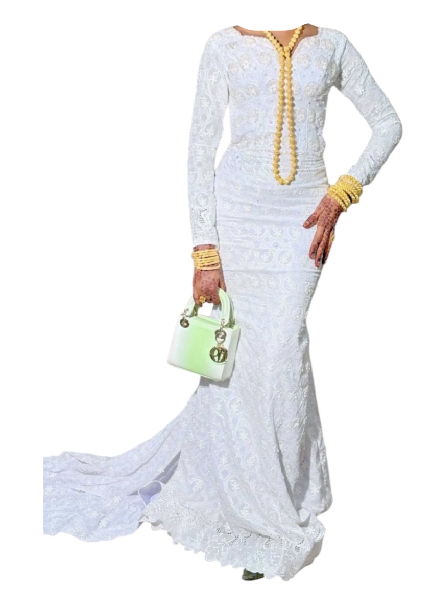 GB18022026, robe brodé blanc, taille S