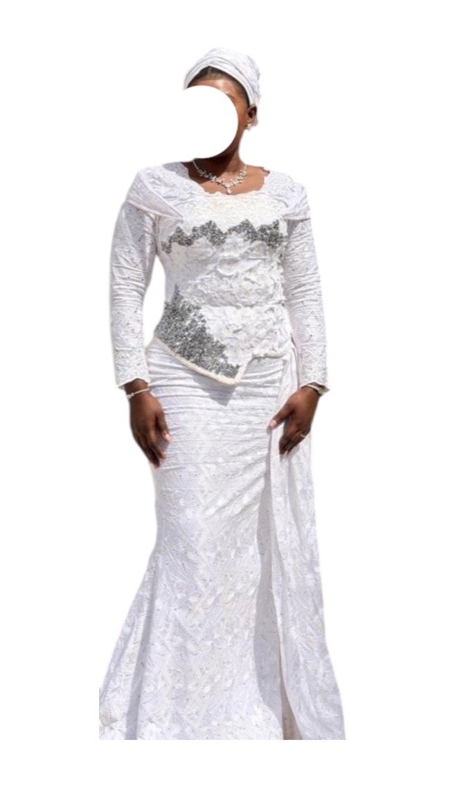 FS04022026, brodé blanc Autriche, taille M