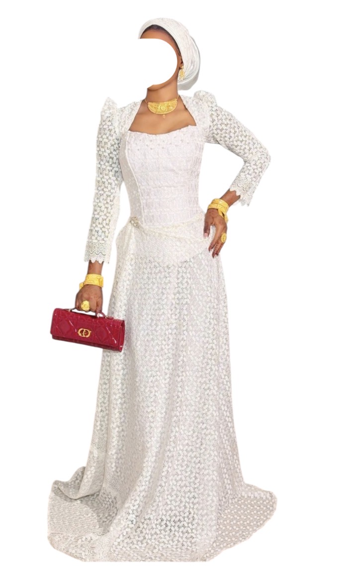 TA09022026, brodé blanc, taille S, foulard