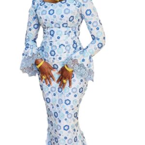 GO14022026? Robe brodé, taille M, foulard