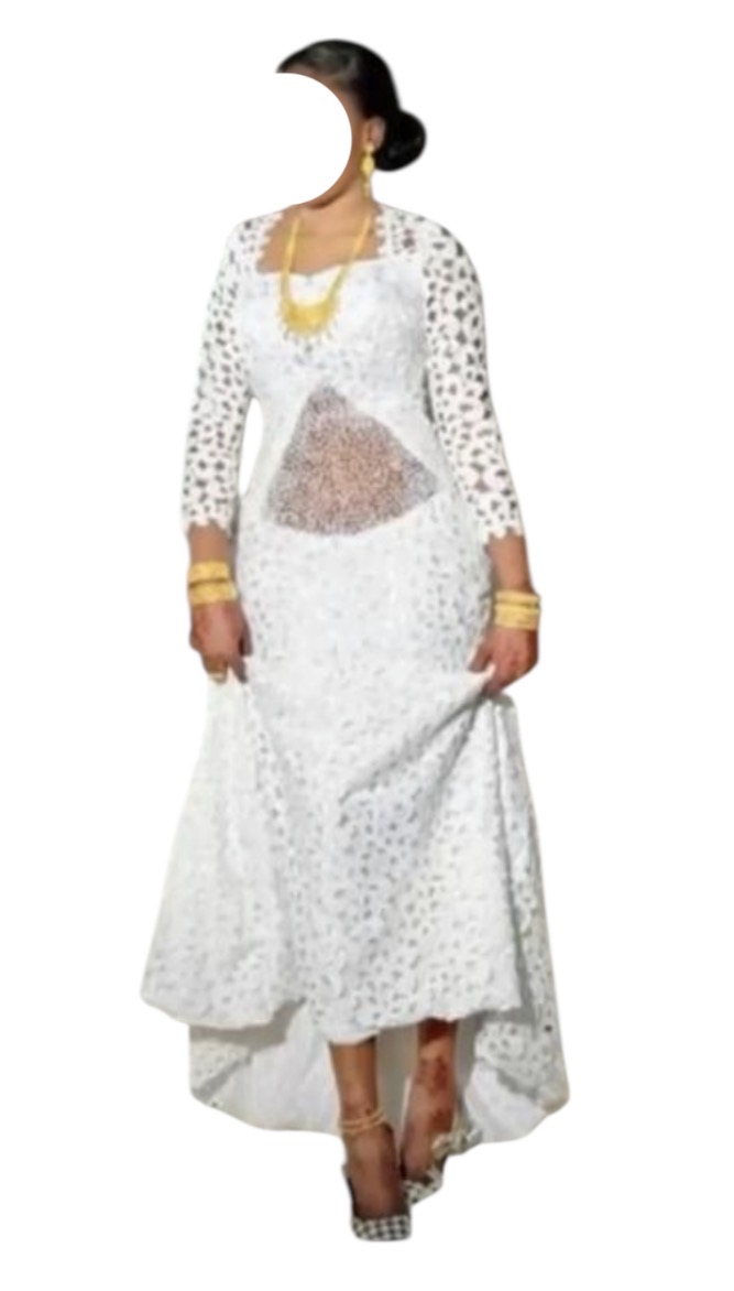 AB14022026, robe brodé blanc, taille M