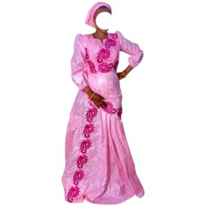 NE14052026, robe brodé, taille M, foulard