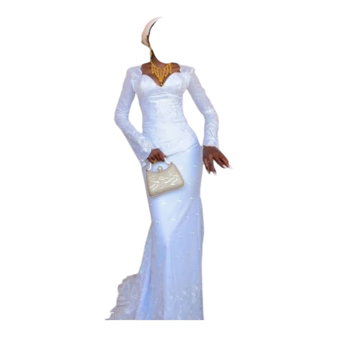 SF11082026, Robe Bordé Blanc, Taille L, Foulard