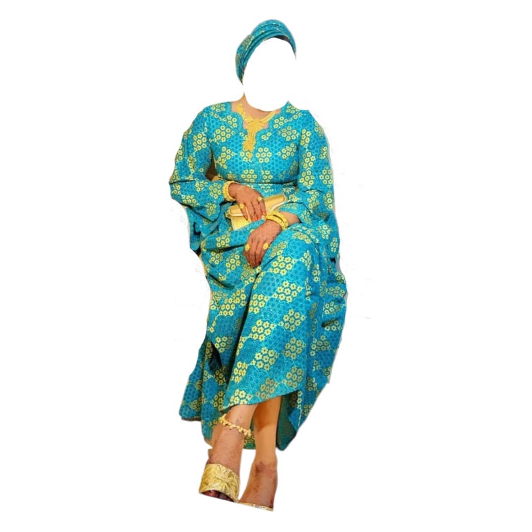AA30092026, Robe Bordé, Taille XL, Foulard